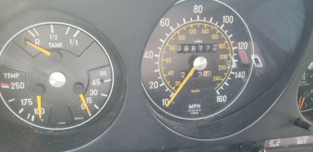 Mercedes-Benz SL-Class 1979 image number 14