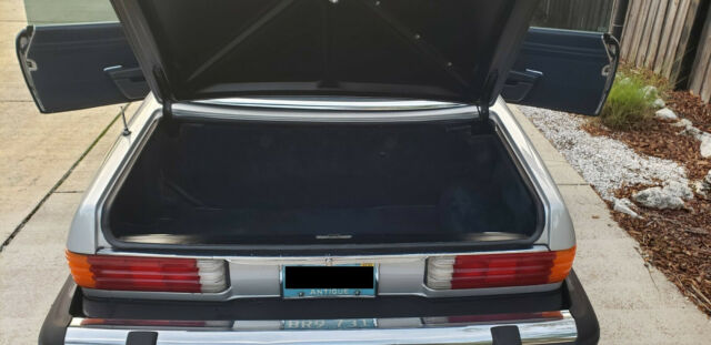 Mercedes-Benz SL-Class 1979 image number 20
