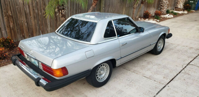 Mercedes-Benz SL-Class 1979 image number 25