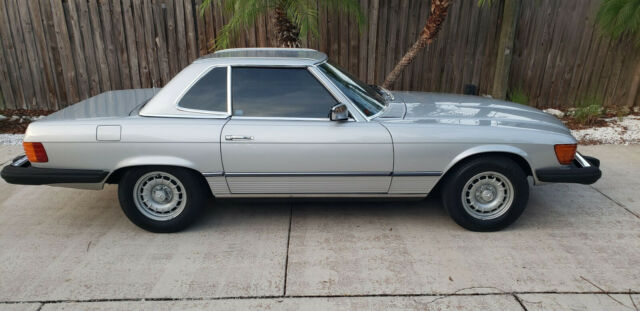 Mercedes-Benz SL-Class 1979 image number 8