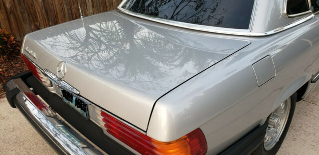 Mercedes-Benz SL-Class 1979 image number 9