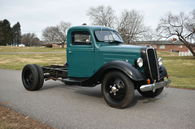 Ford 1 1/2 Ton 1937 image number 0