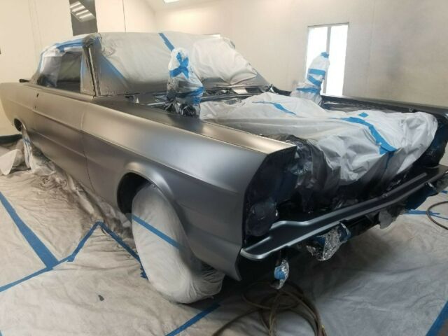 Ford Galaxie 1965 image number 18