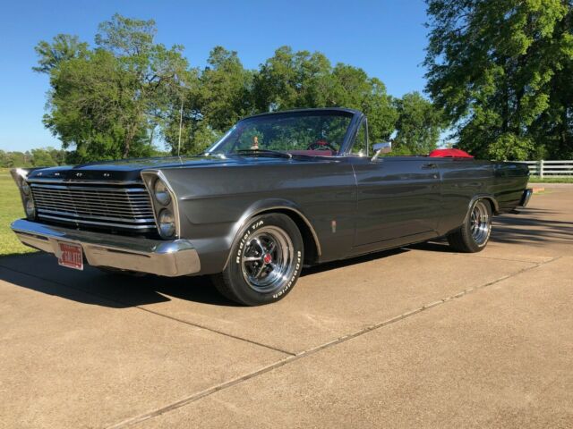 Ford Galaxie 1965 image number 2