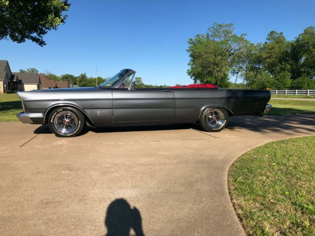 Ford Galaxie 1965 image number 20