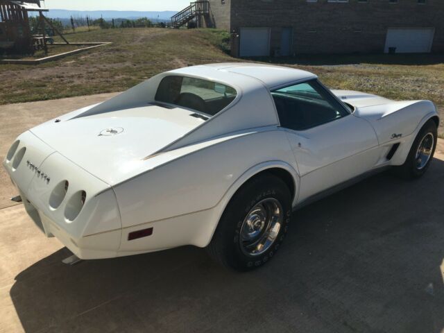 Chevrolet Corvette 1974 image number 3