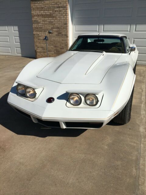 Chevrolet Corvette 1974 image number 5