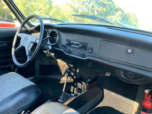 Volkswagen Karmann Ghia 1972 image number 9