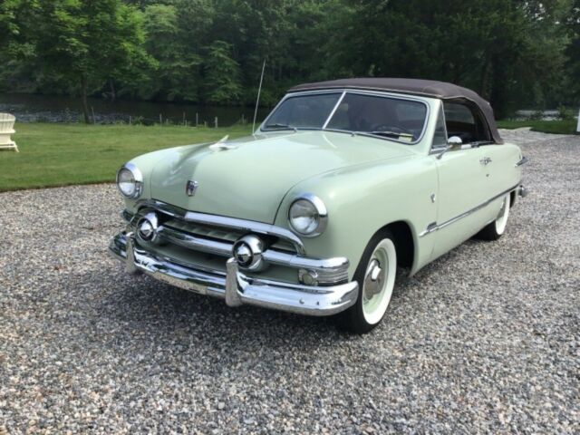 Ford Custom convertable 1951 image number 19