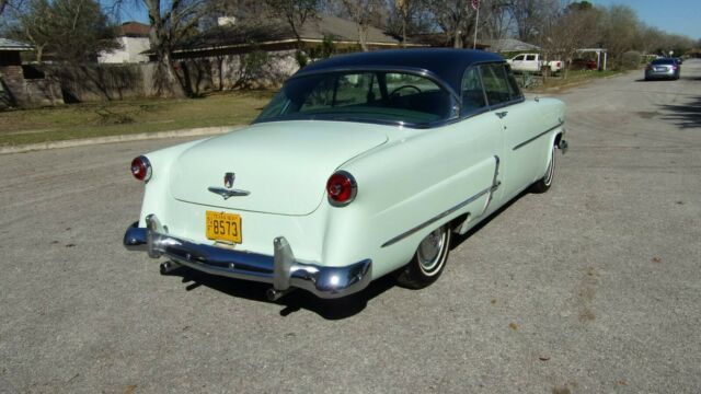 Ford Victoria 1953 image number 30