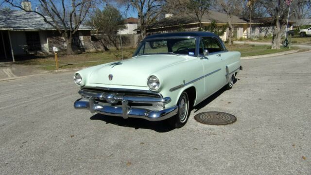 Ford Victoria 1953 image number 4