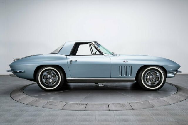 Chevrolet Corvette 1966 image number 42