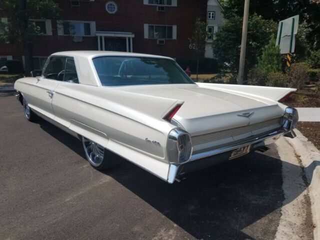 Cadillac DeVille 1962 image number 15