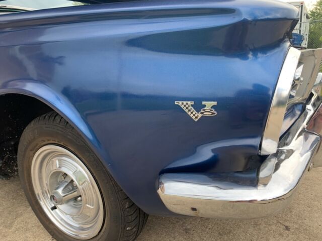 Plymouth Barracuda 1965 image number 2