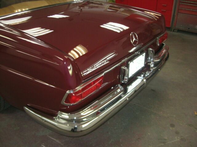 Mercedes-Benz 220 SEb coupe 1961 image number 14