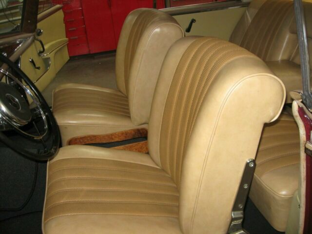 Mercedes-Benz 220 SEb coupe 1961 image number 19