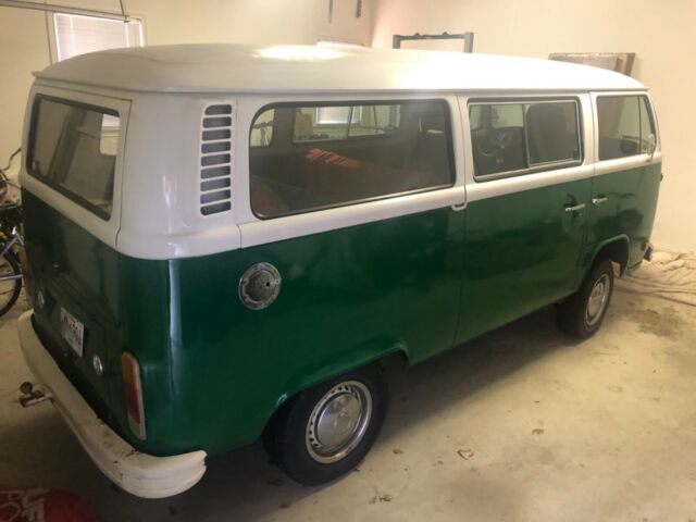 Volkswagen Bus/Vanagon 1977 image number 5