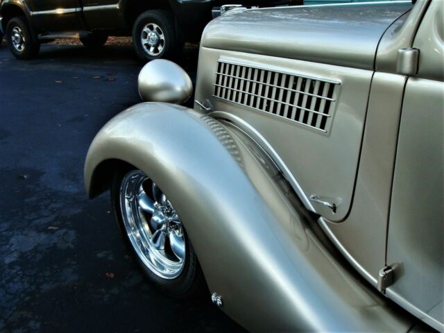 Ford 3 Window 1935 image number 9