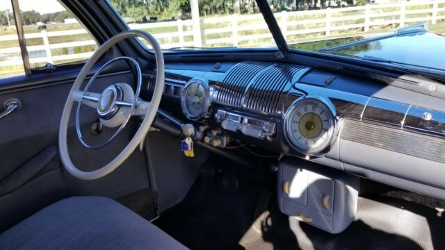 Ford Super Deluxe Business Coupe 1948 image number 30