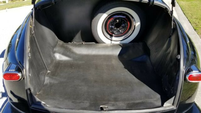 Ford Super Deluxe Business Coupe 1948 image number 33
