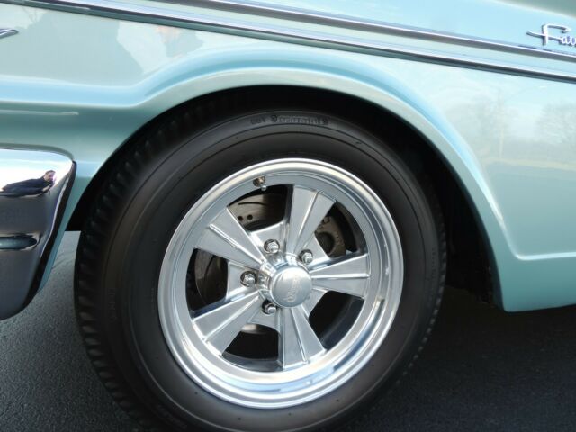 Ford Fairlane 1964 image number 10