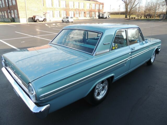 Ford Fairlane 1964 image number 3