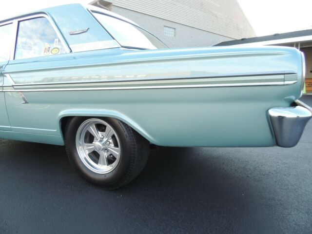 Ford Fairlane 1964 image number 30