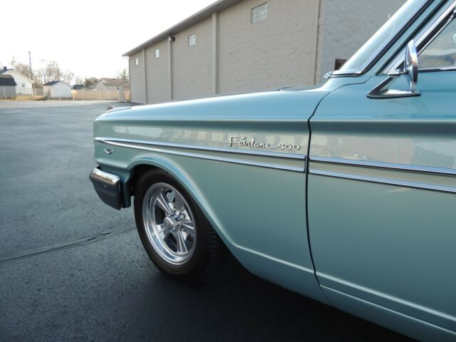 Ford Fairlane 1964 image number 9