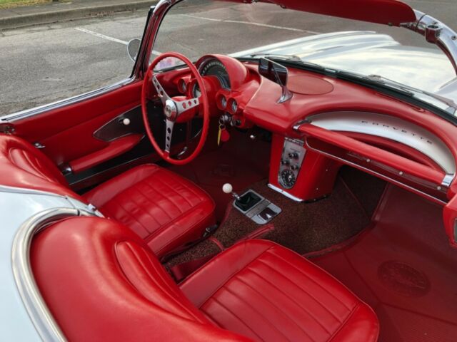 Chevrolet Corvette 1959 image number 30