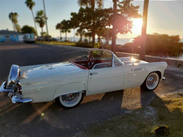 Ford Thunderbird 1956 image number 29