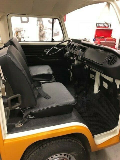 Volkswagen Transporter 1971 image number 5