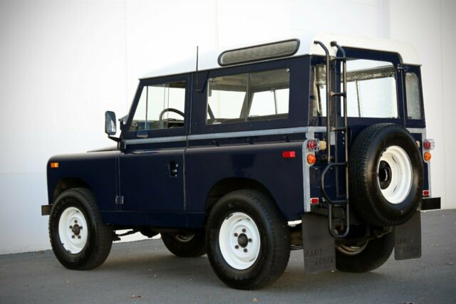Land Rover Series II A 88" 1969 image number 17