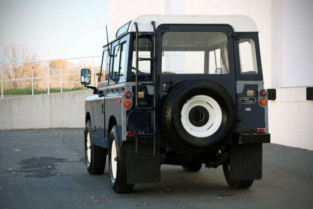 Land Rover Series II A 88" 1969 image number 37