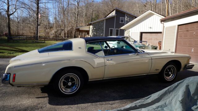 Buick Riviera 1973 image number 18