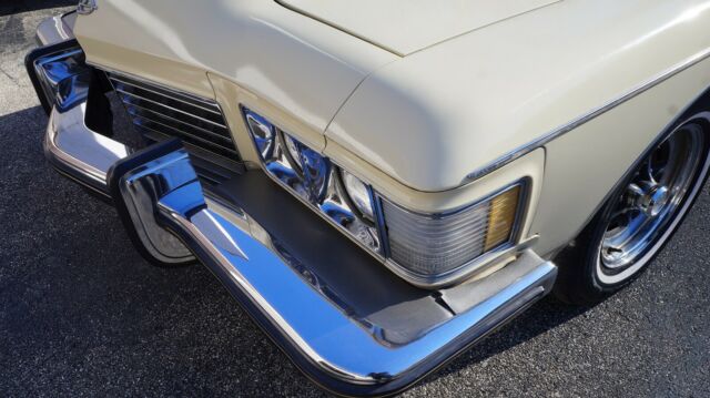 Buick Riviera 1973 image number 7