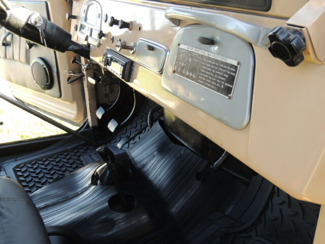 Toyota Land Cruiser 1976 image number 15
