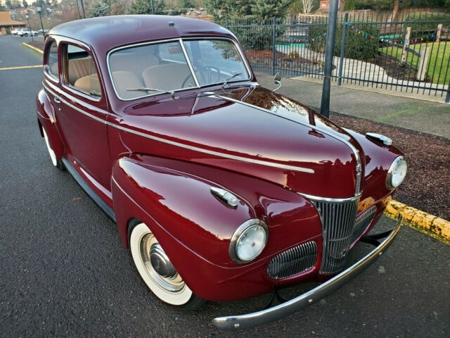 Ford 2 Door Sedan 1941 image number 13