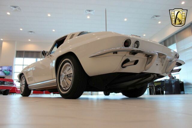 Chevrolet Corvette 1964 image number 10