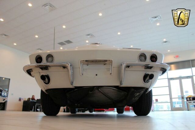 Chevrolet Corvette 1964 image number 13