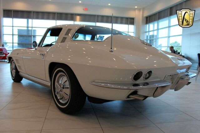 Chevrolet Corvette 1964 image number 33