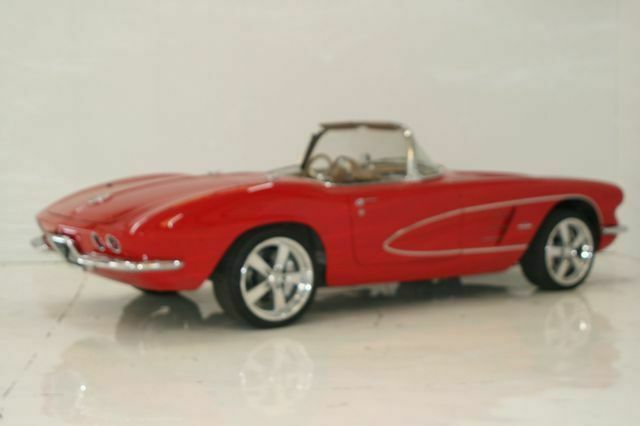 Chevrolet Corvette 1961 image number 12