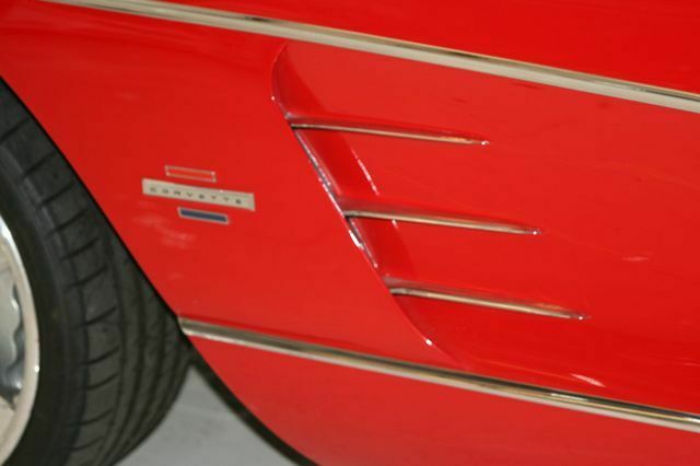 Chevrolet Corvette 1961 image number 30