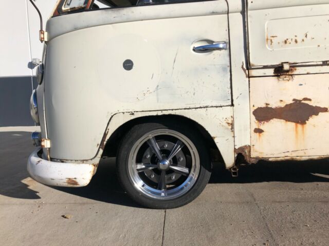 Volkswagen Bus/Vanagon 1963 image number 1