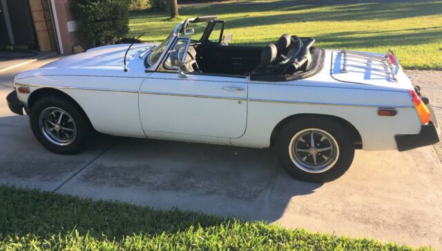 MG MGB 1979 image number 12
