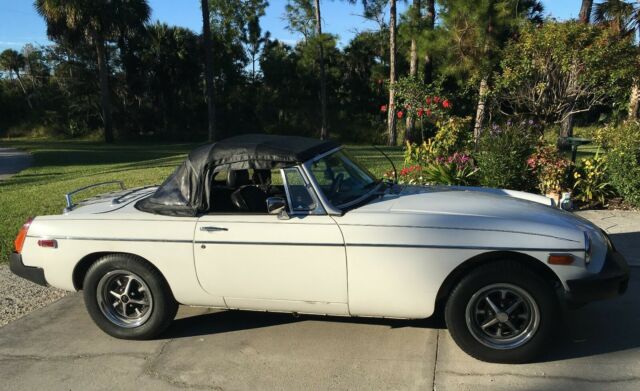 MG MGB 1979 image number 3