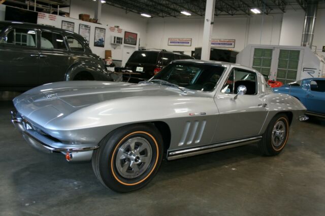 Chevrolet Corvette 1965 image number 1