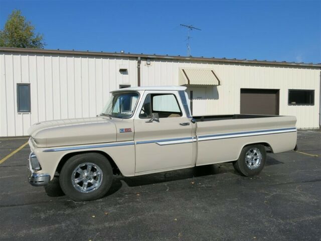 Chevrolet C-10 1965 image number 2