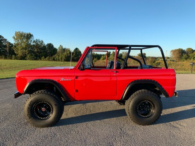 Ford Bronco 1966 image number 24