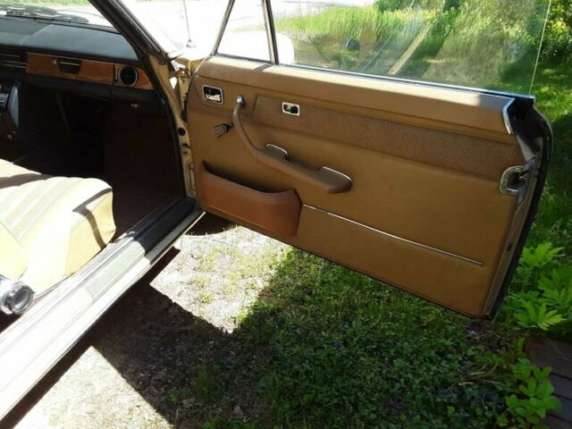 Mercedes-Benz 280C 1974 image number 8