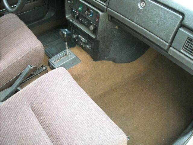 Volvo 240 1979 image number 32